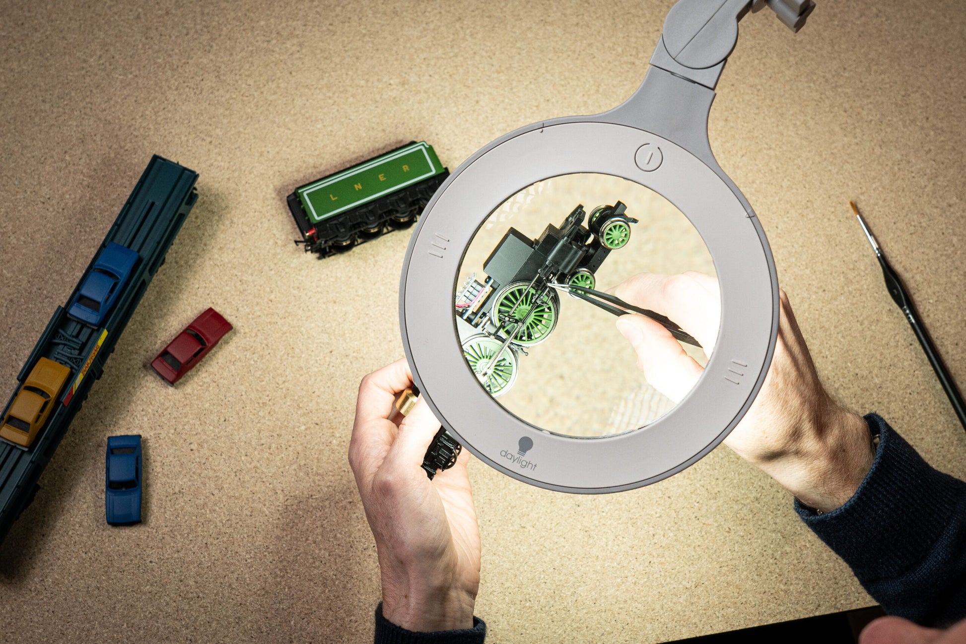 Omega 5 Magnifier