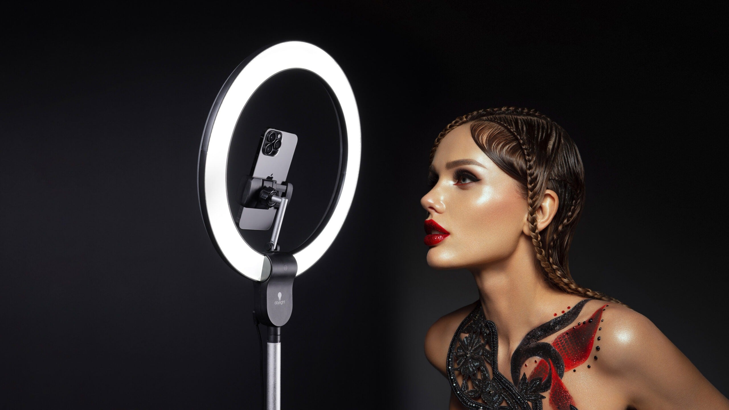 Aura Ring Floor Lamp