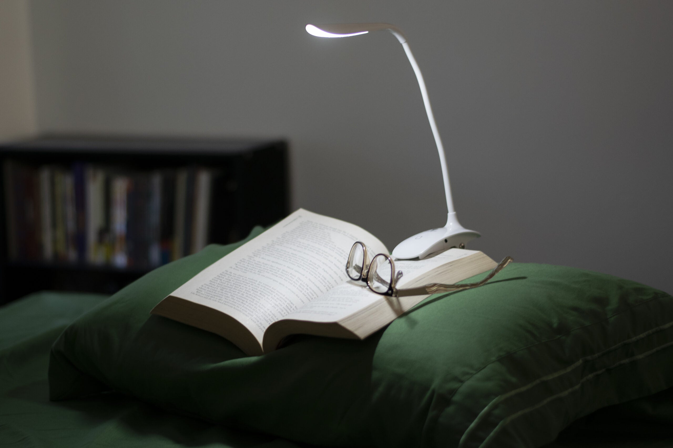 Smart Clip-On Lamp