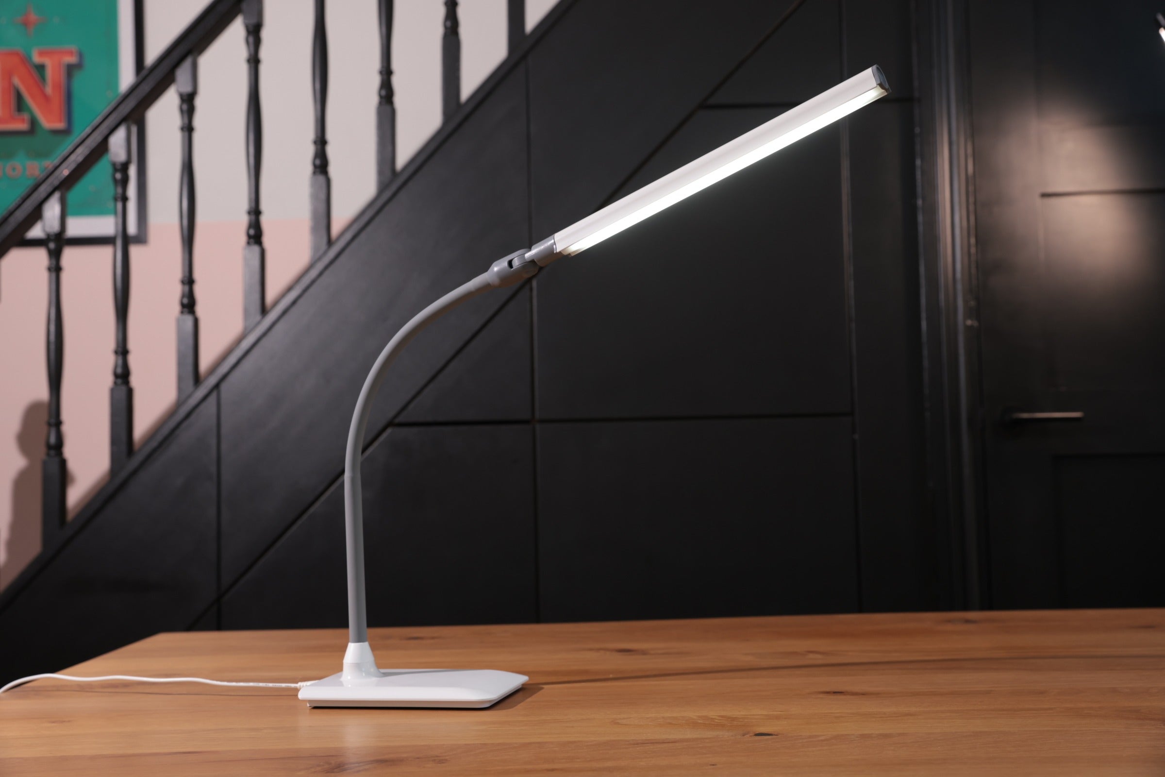 Uno Pro Table Lamp